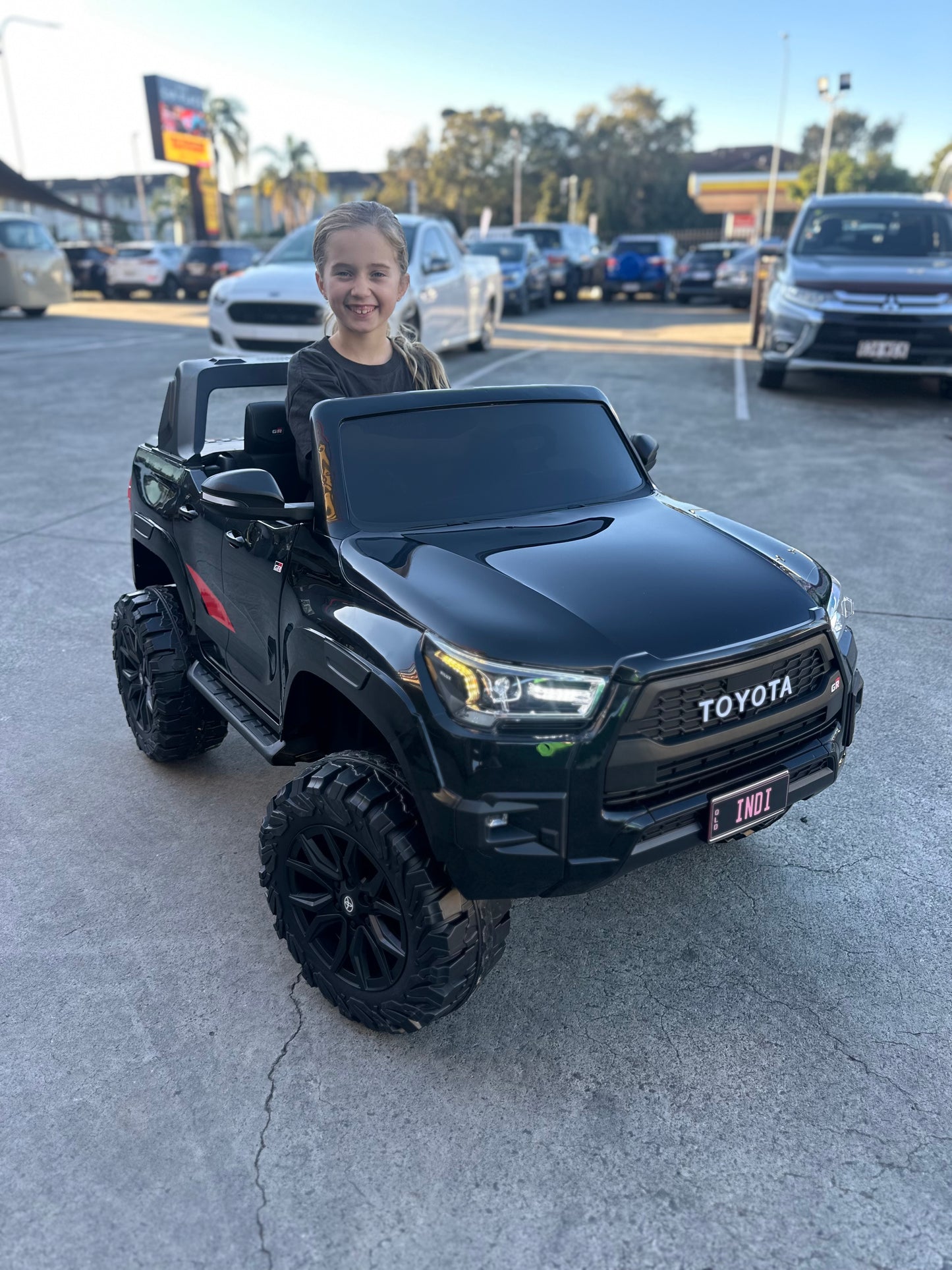 Revo Toyota HiLux 2 Seat Ute 24V - Black