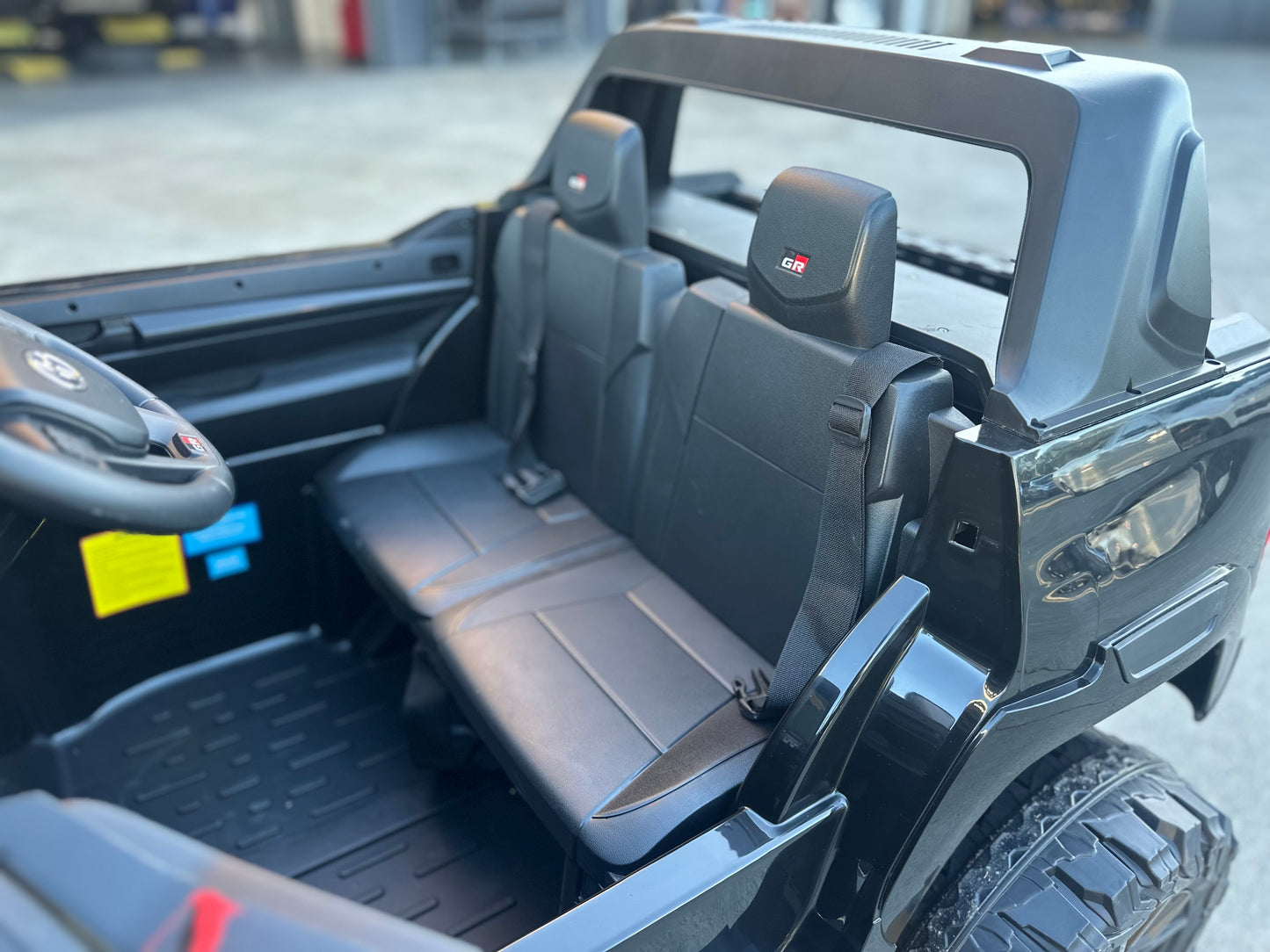 Revo Toyota HiLux 2 Seat Ute 24V - Grey